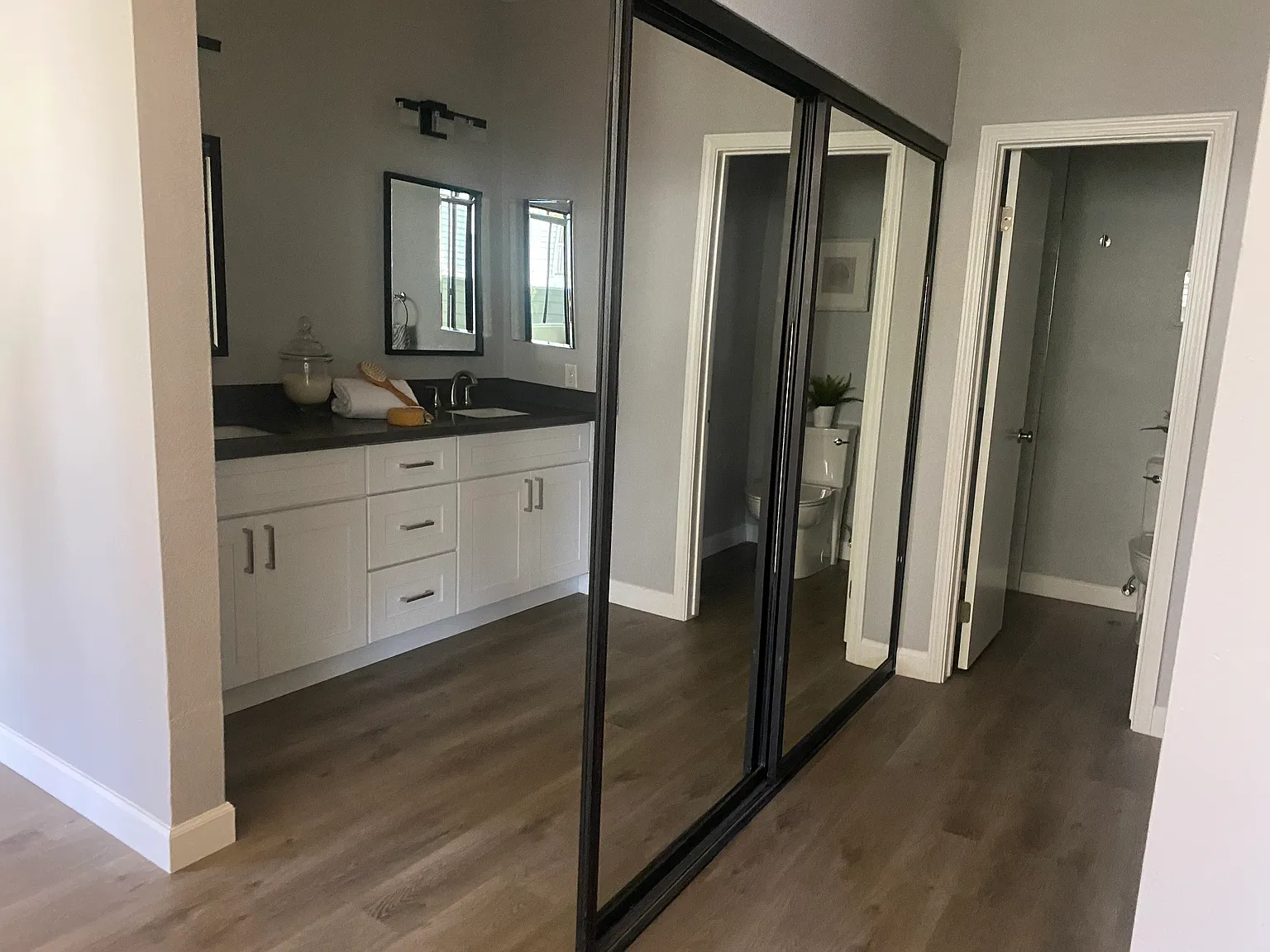 2 bed, 1123 sqft, $3,500 — Photo 1