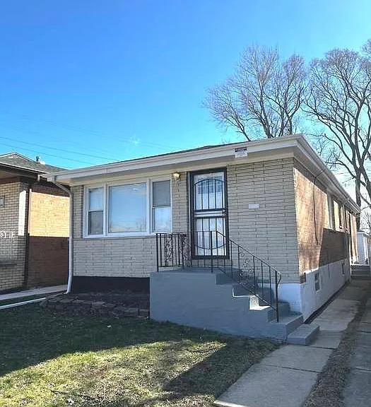 13055 S Buffalo Ave — Photo 1