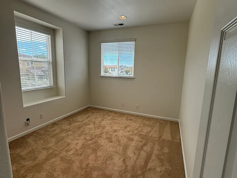 Guest bedroom 1