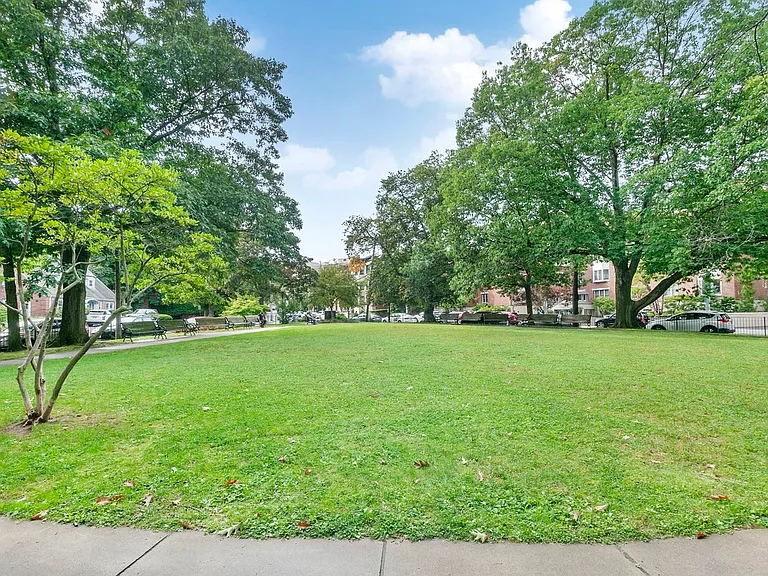 75 Park St #8 — Photo 11