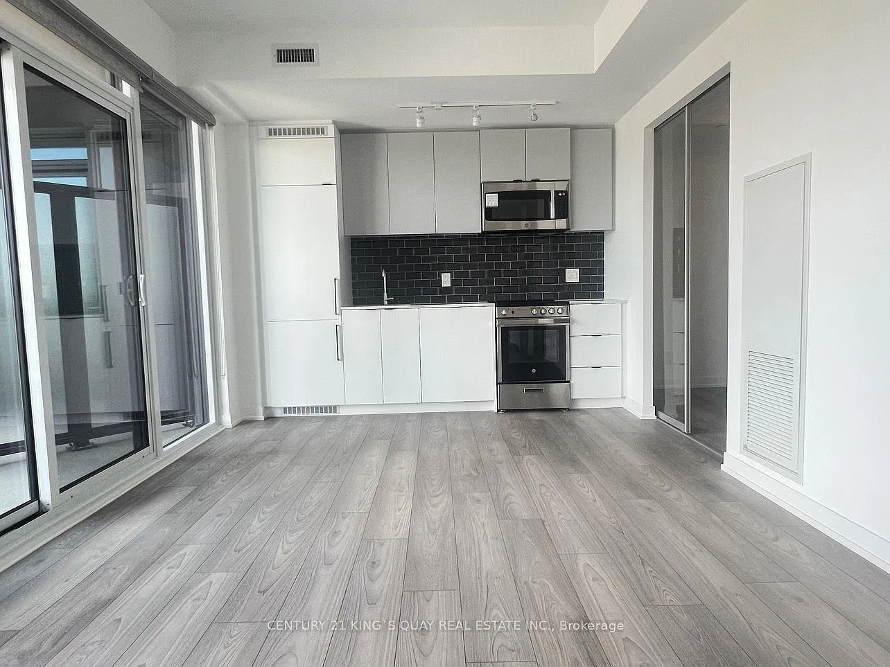 2 bed, $2,390 — Photo 1