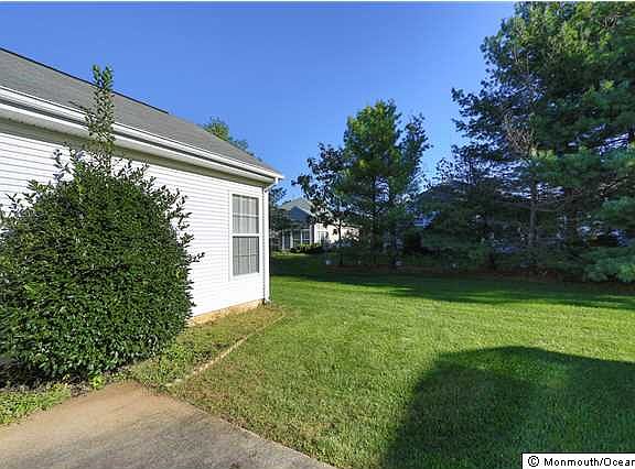 3rd image of 35 Summerwinds Dr