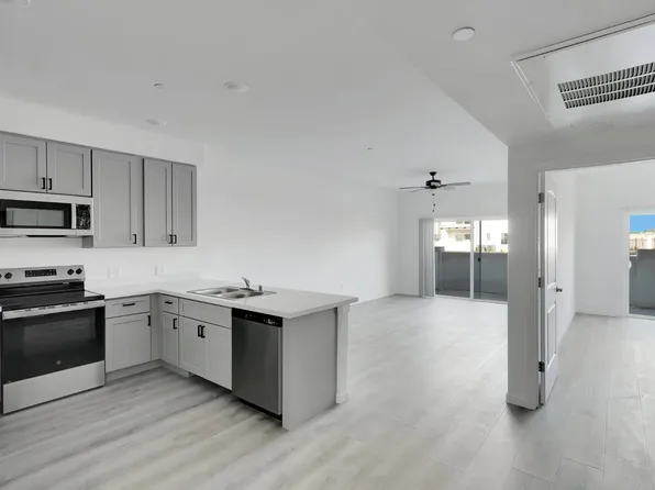 2038 Millennium Way, Hanford, CA