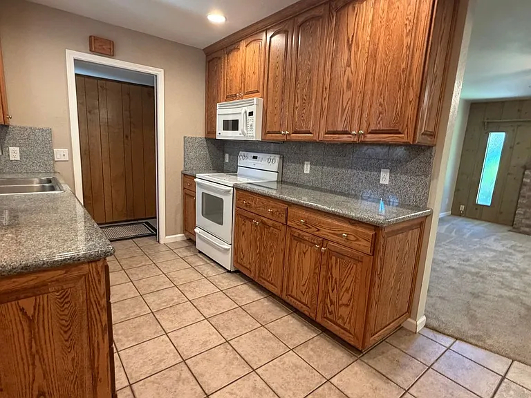 3404 Marshall Ave — Photo 35