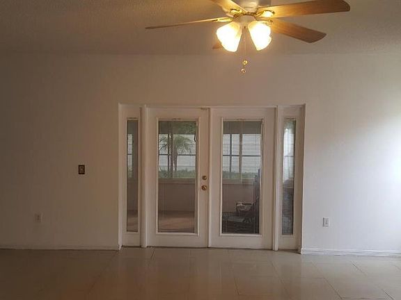4th image of 545 Pinehurst Cv