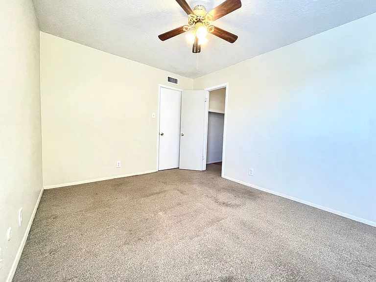 4601 Carlisle Blvd NE — Photo 6