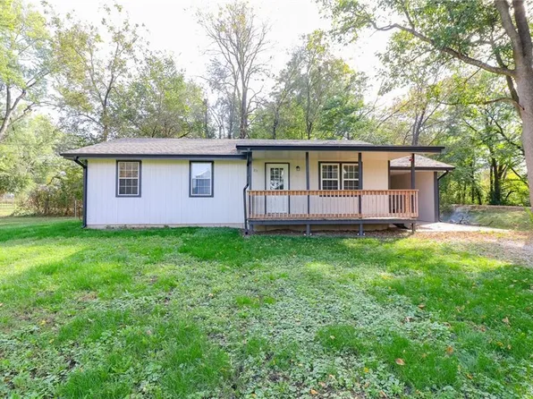 217 S Wall St, Leeton, MO 64761