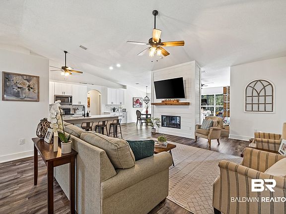 4th image of 4636 Spinnaker Way