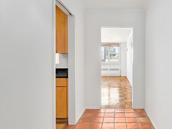 5th image of 631 Hudson St #17J
