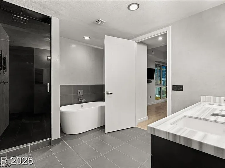 4525 Dean Martin Dr #511 — Photo 19