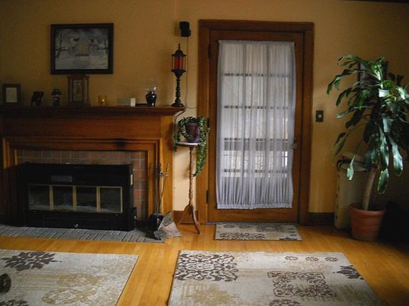 Entrance to beautiful 3 Season room from Living Room.