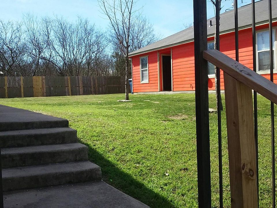1st image of 438 Amires Pl
