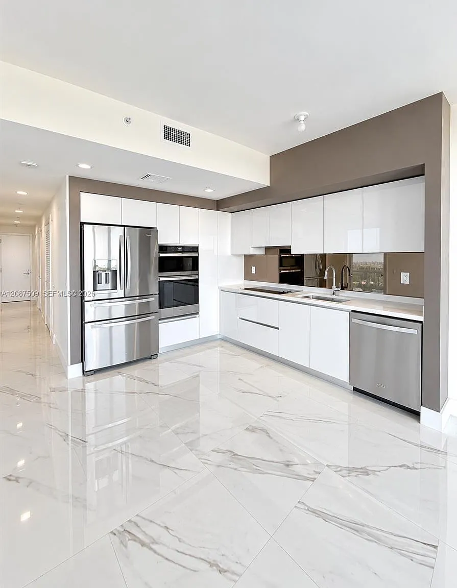 1 bed, 1.5 bath, $4,000 — Photo 3