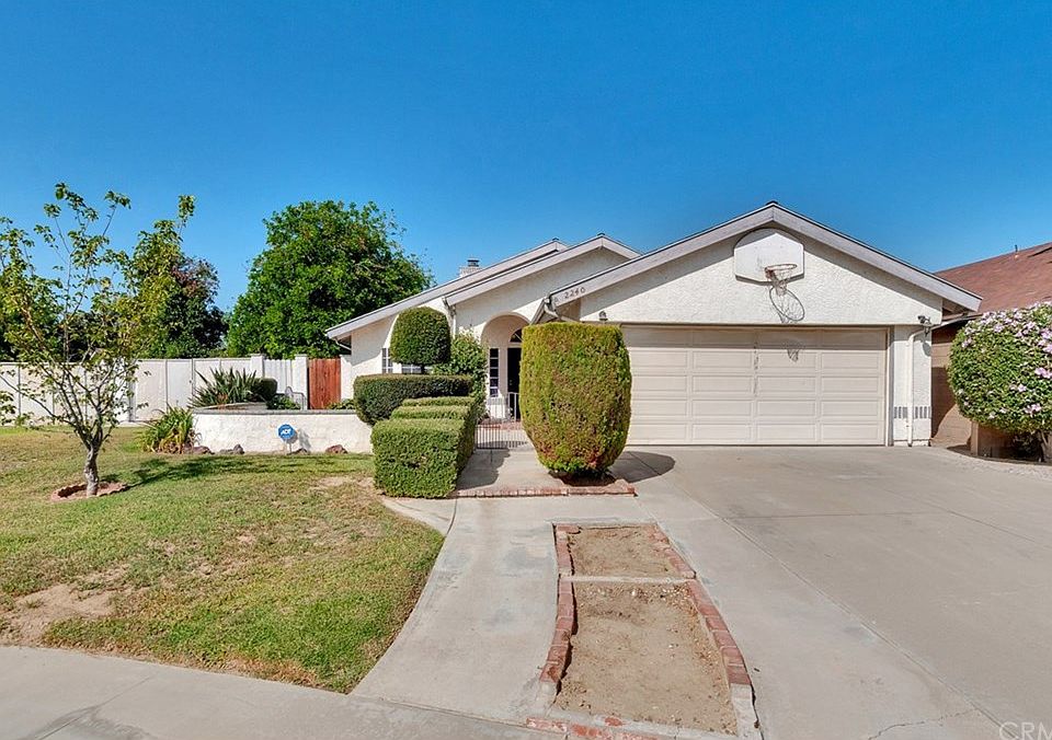1st image of 2240 Holly Pl