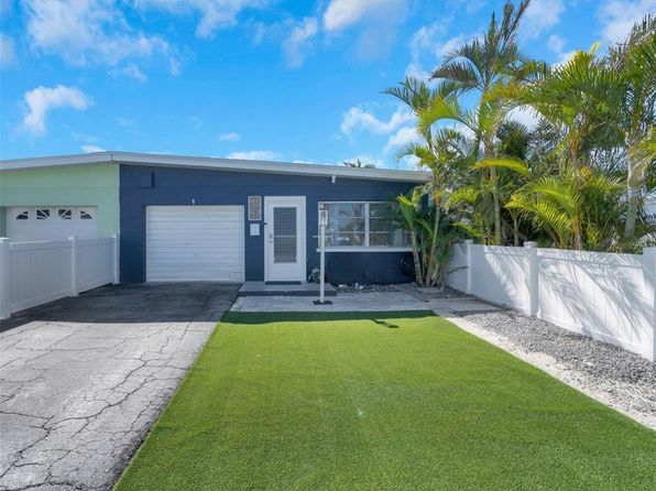 423 62nd St, Holmes Beach, FL 34217