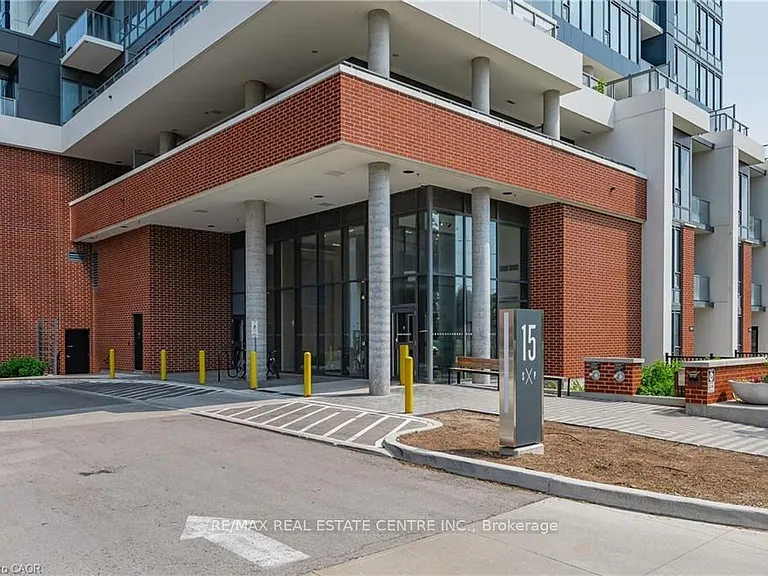 15 Wellington St S #2602 — Photo 6