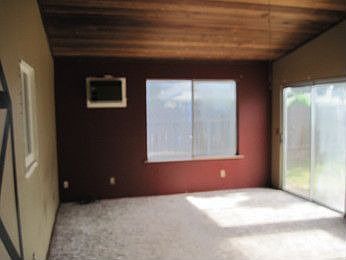 4th image of 536 Linden St