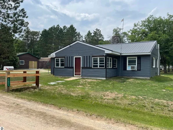 3534 Lake St, Mio, MI 48647