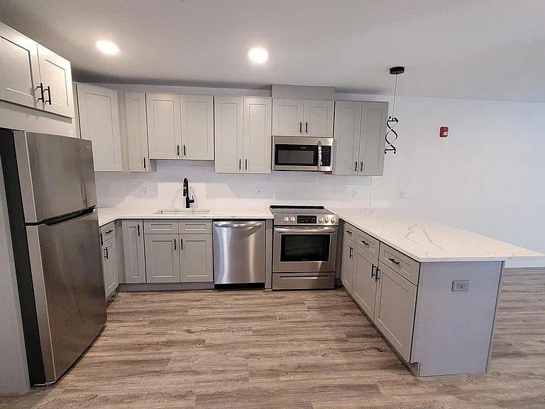 242 Spring St #1 — Photo 5