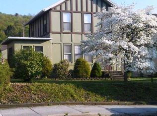 30 W Bertsch St, Lansford, PA 18232