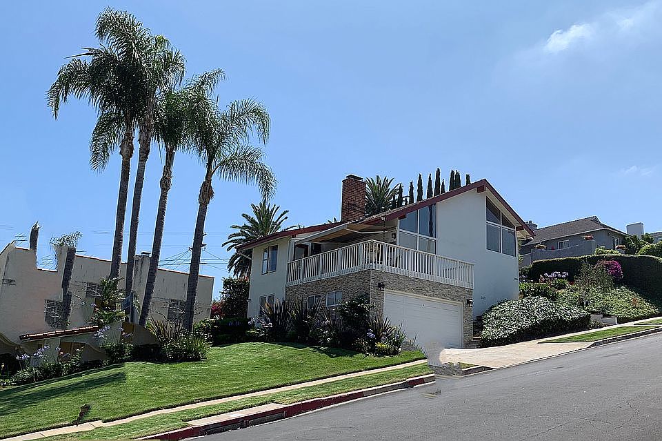1st image of 4106 W 63rd St
