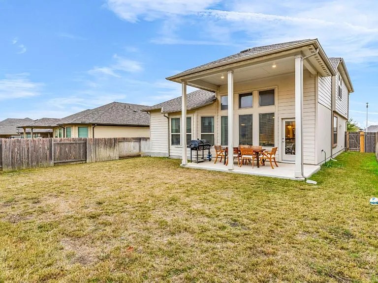 129 Birkshire Dr — Photo 35