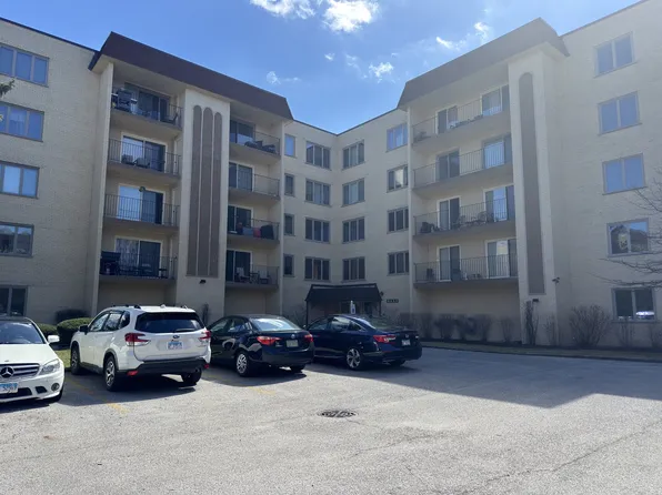 6433 W Belle Plaine Ave APT 302, Chicago, IL 60634