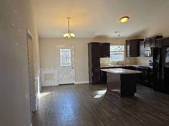 4th image of 438 McCall Dr