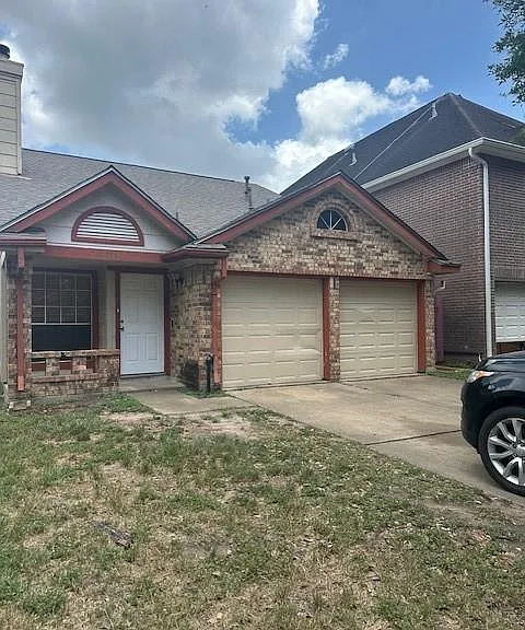 8611 Green Cedar Dr — Photo 1