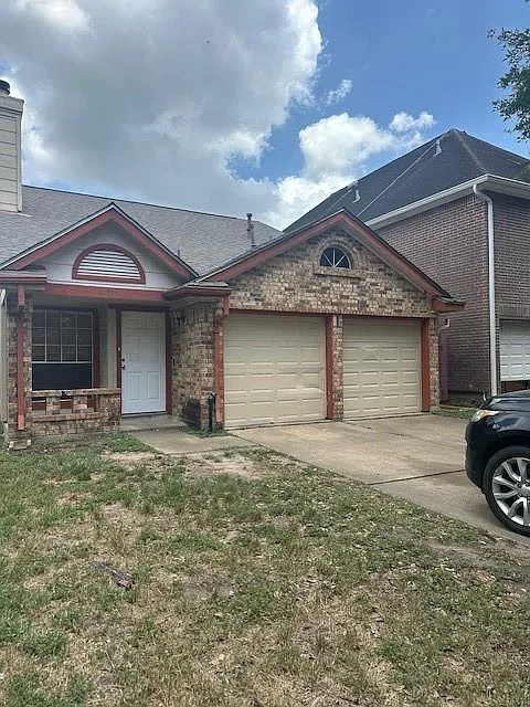 8611 Green Cedar Dr