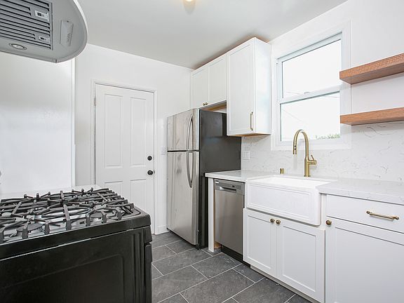 3rd image of 1321 Oak St APT G