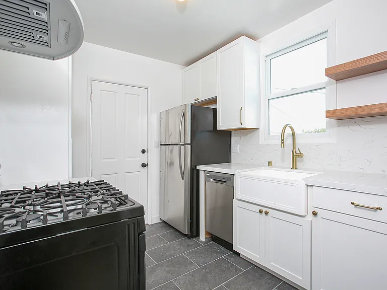 1321 Oak St #G — Photo 3