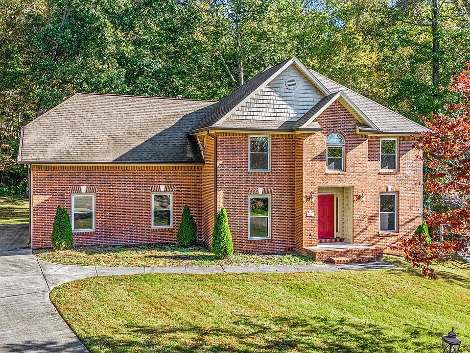 1st image of 2820 Dee Peppers Dr