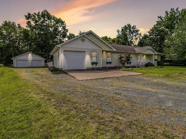 826 E Melendy St, Ludington, MI 49431