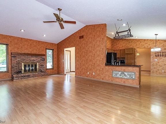2nd image of 4239 Carl Ct
