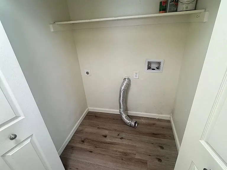 Highline Pointe Apts. — Photo 11
