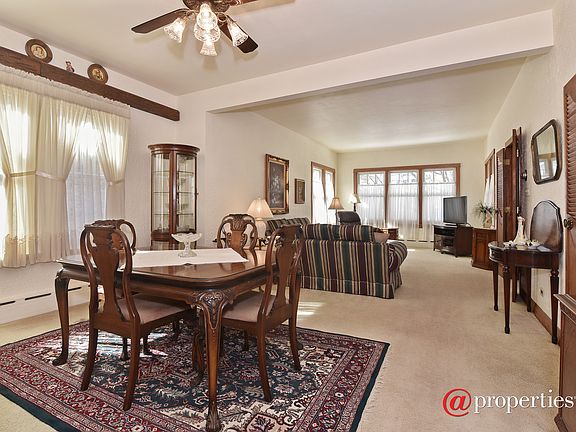 Living Room / Dining Room