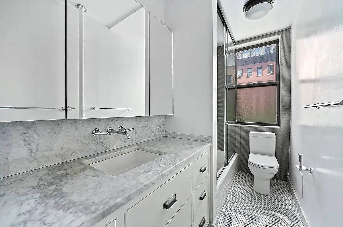 885 Tenth Avenue — Photo 4