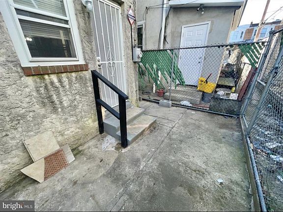 2nd image of 707 E Hilton St