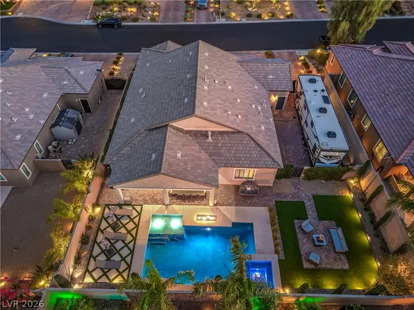 9702 Summer Bliss Ave, Las Vegas, NV 89149