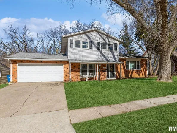 318 5th Street Ct, Silvis, IL 61282