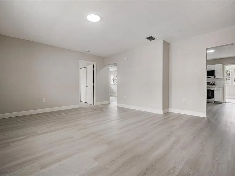 14040 Miramar Ave — Photo 6