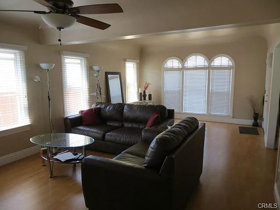 4th image of 612 W 104th Pl
