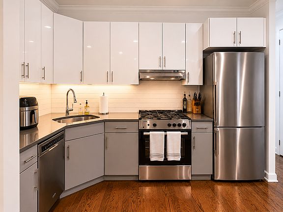 4th image of 410 Eastern Pkwy APT 2B