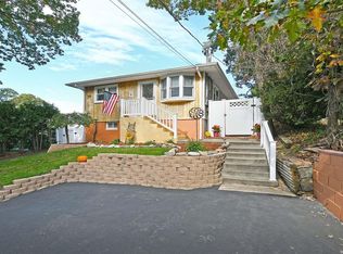 39 Patchogue Rd, Sound Beach, NY 11789