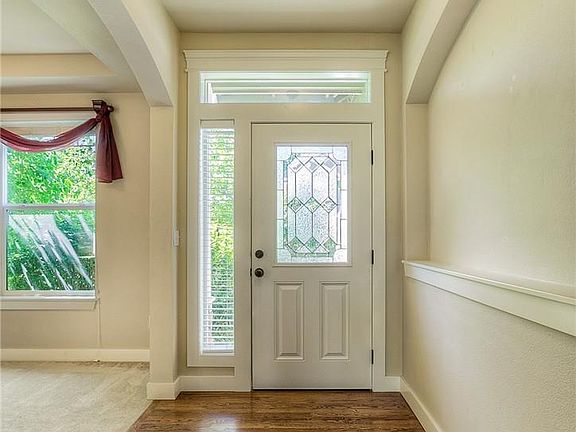 5th image of 4208 Cashmere Dr NE