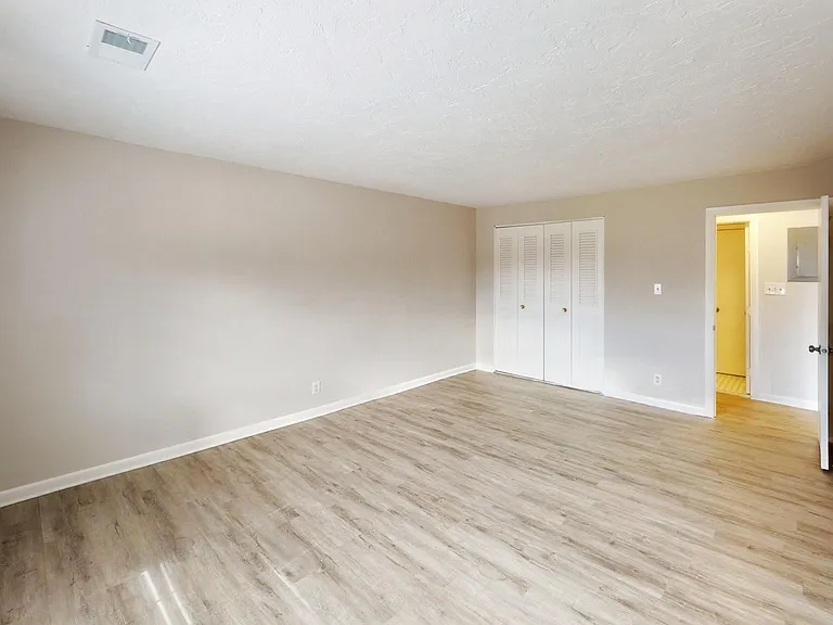 502 Oak St #7 — Photo 13