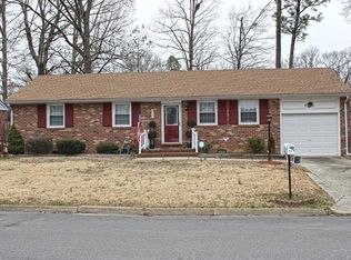 912 Azalea Ln, Colonial Heights, VA 23834