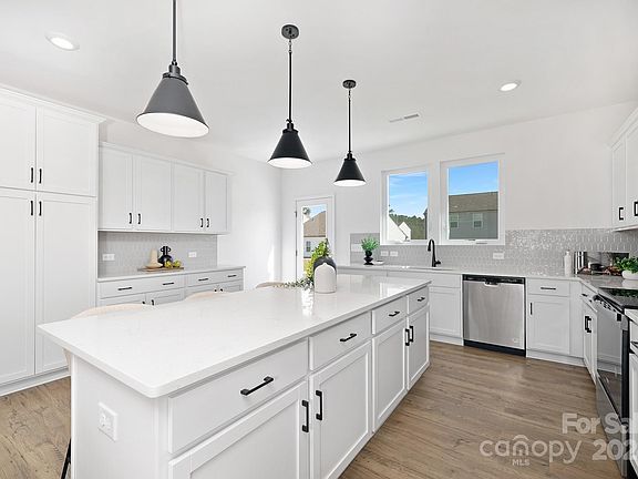 4th image of 114 Charleston Gray Way #9