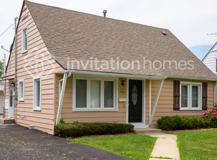 7928 Menard Ave, Burbank, IL 60459